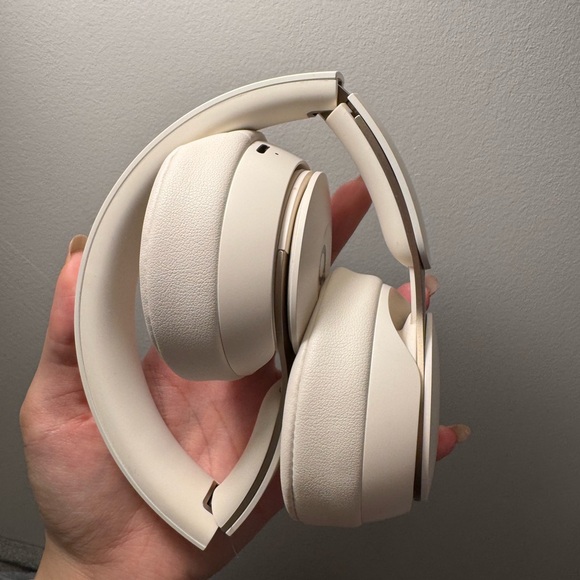 Beats solo pro - Picture 2 of 8